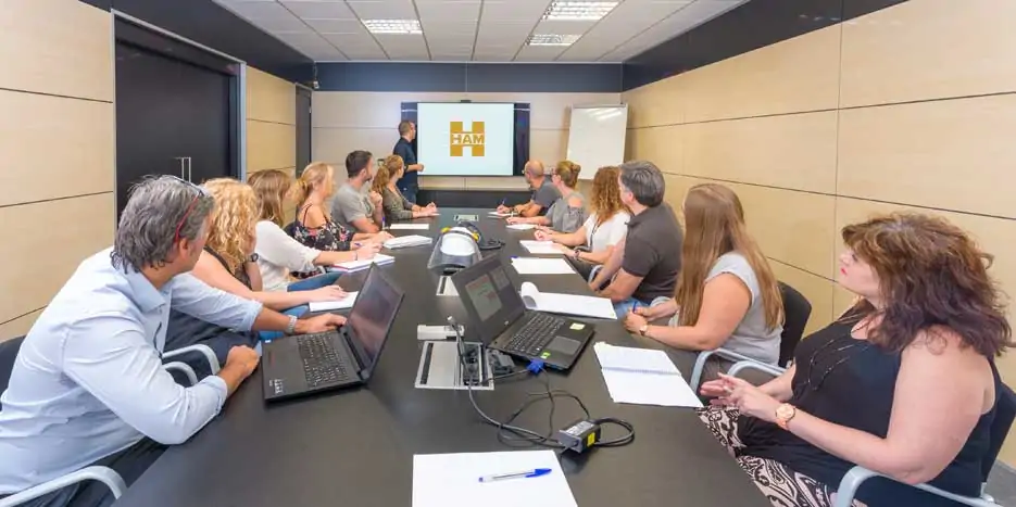 Grup HAM fomenta un entorn laboral on tots tinguin les mateixes oportunitats i promovem un coneixement compartit entre departaments