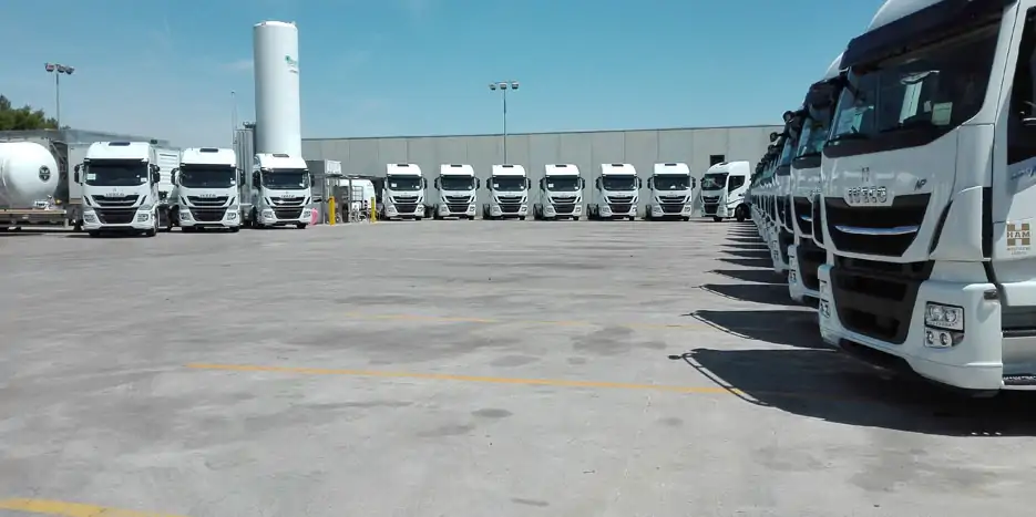 En Transportes HAM somos especialistas en el transporte por carretera de GNL y Gases del Aire