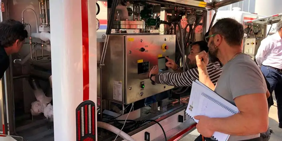 HAM Group trains its customers and teams in LNG and LNG-related technologies.