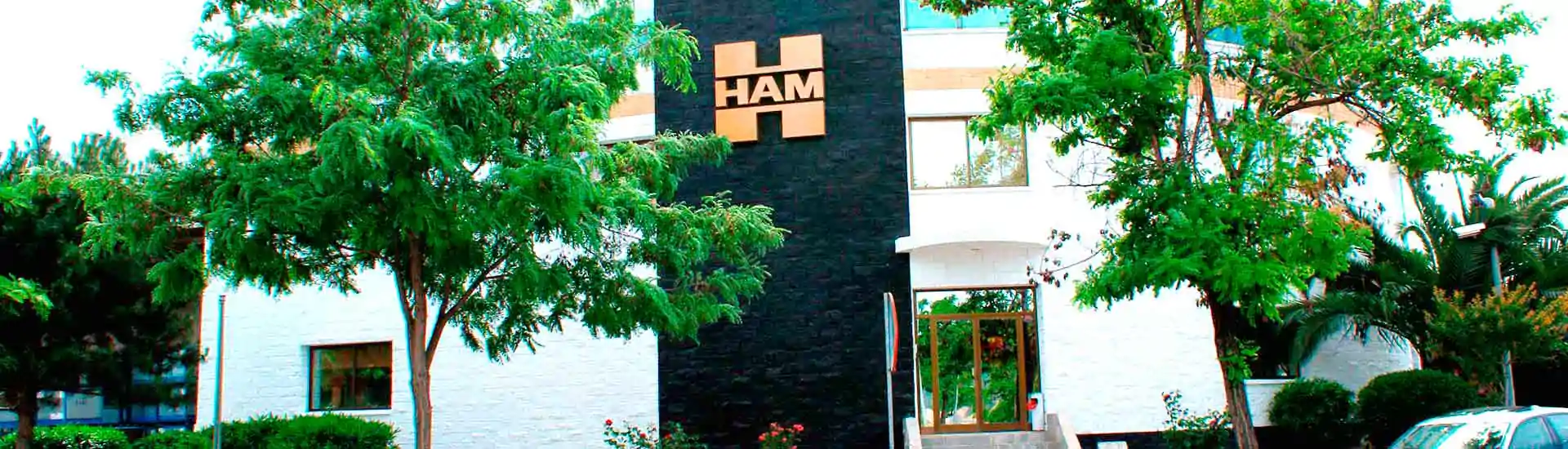 HAM Group, made up of 11 companies, is committed to the use of compressed natural gas, liquefied natural gas and biomethane for vehicle and industrial use.