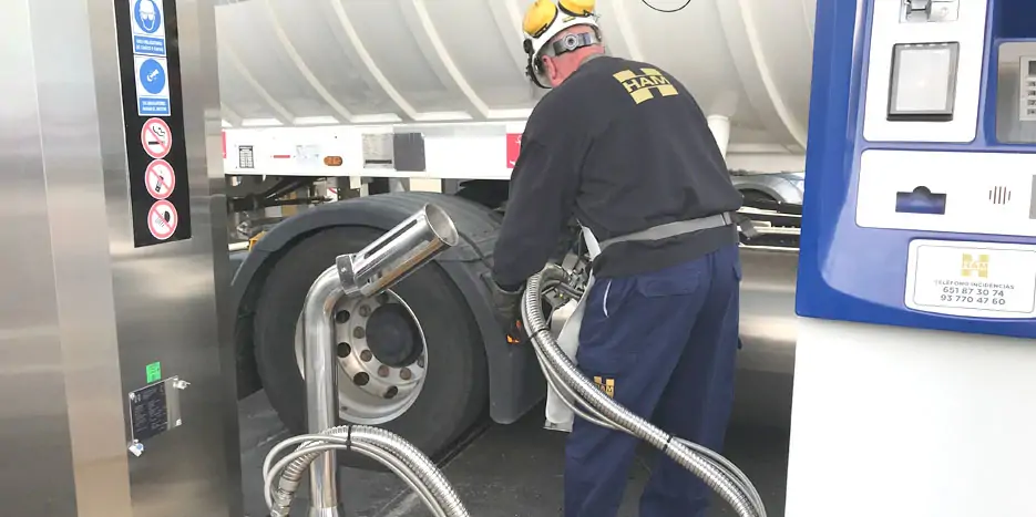 How to refuel LNG at HAM refuelling stations | HAM Card Refuel LNG at HAM Group service stations with the HAM Card.